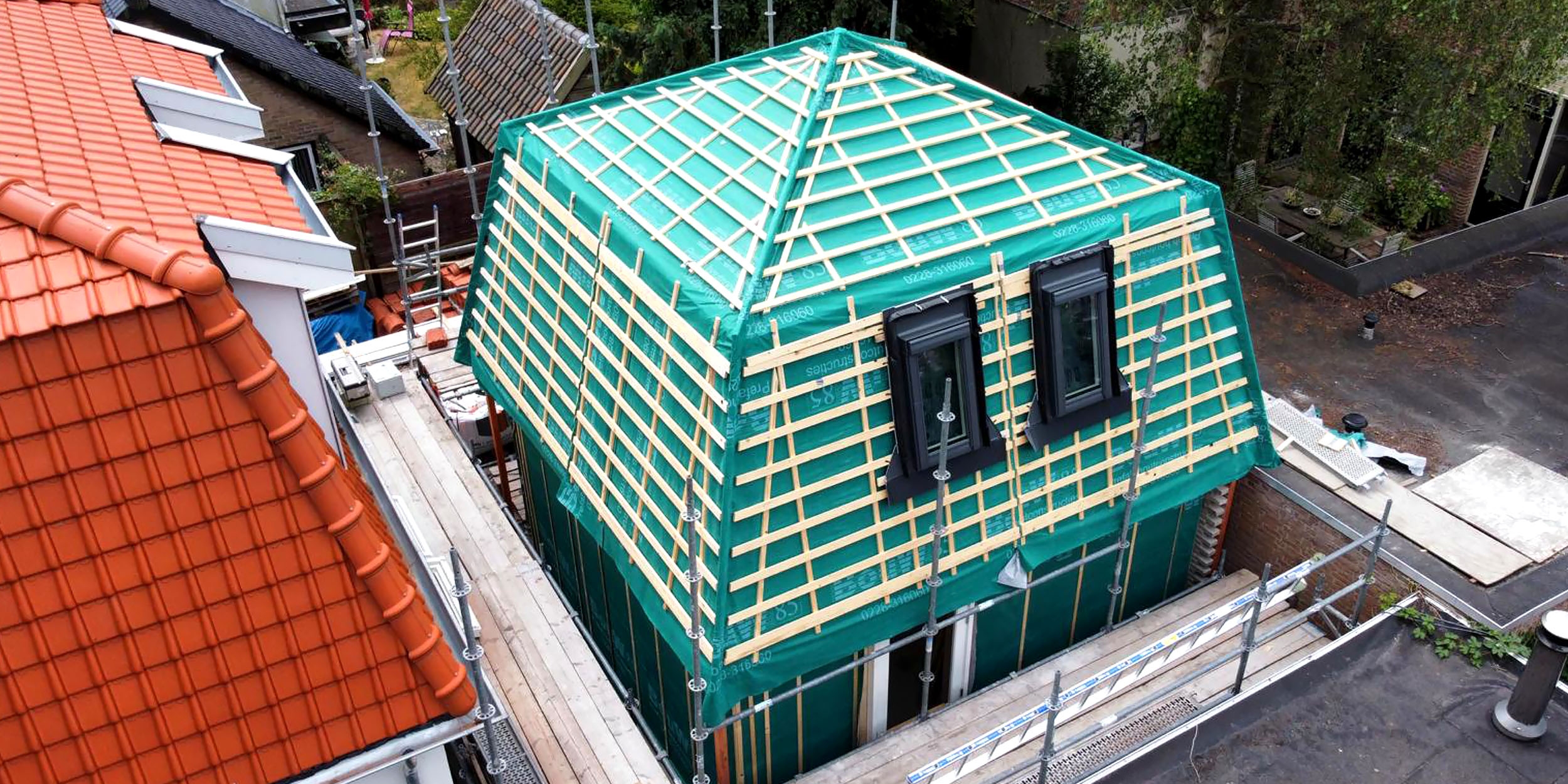 Woning en bijgebouw Bergen