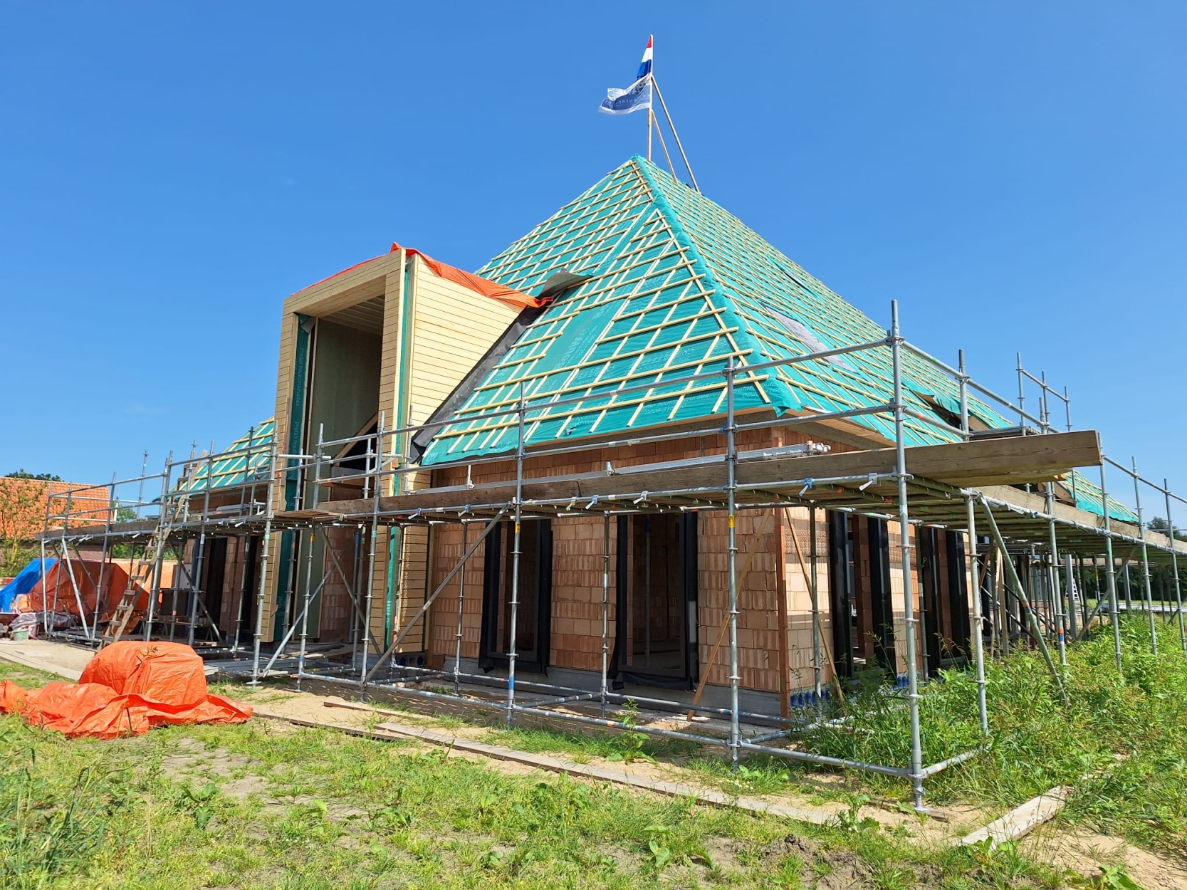 Nieuwbouw stolp met riesaliet dakkapel